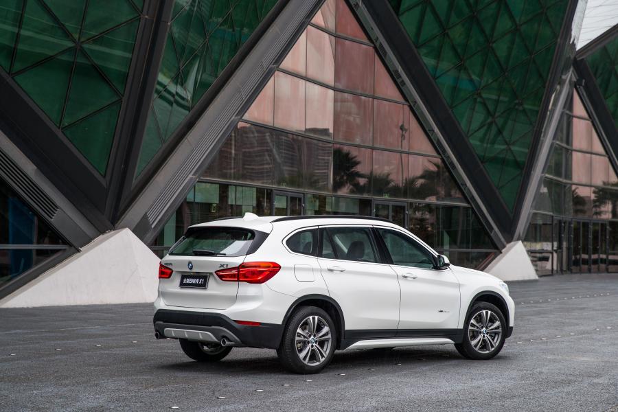  BMW X1 xDrive25Li Sport Line 2016 года  (фото 5 из 20)